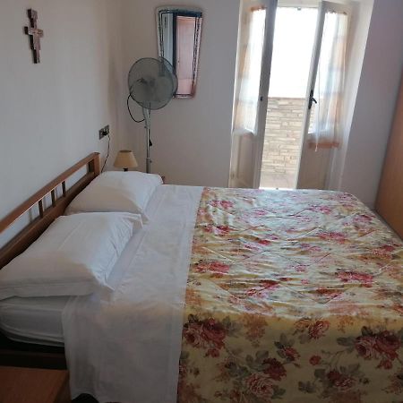 Camere Da Anna Maria Асизи Екстериор снимка