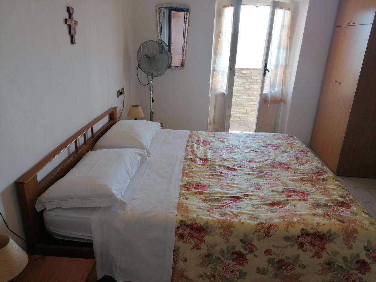 Camere Da Anna Maria Асизи Екстериор снимка