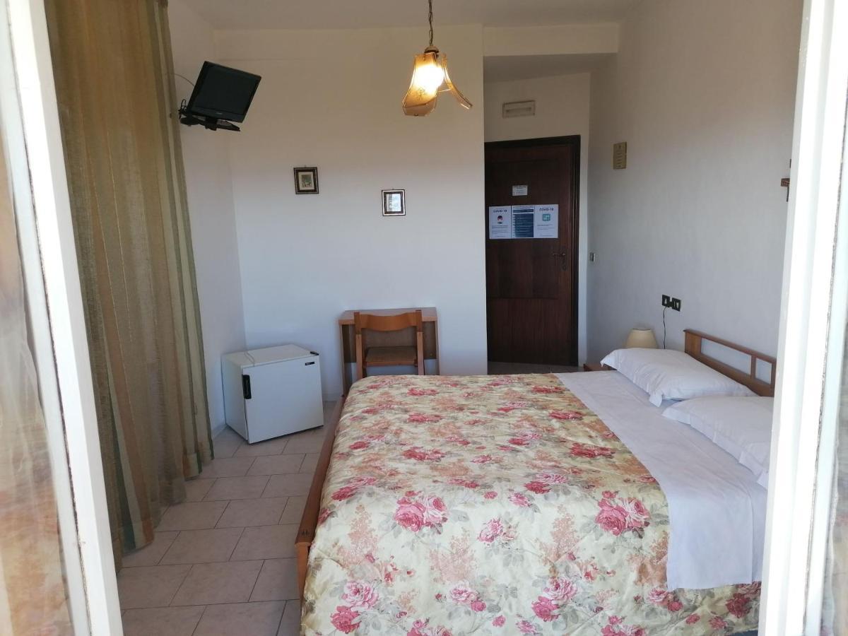 Camere Da Anna Maria Асизи Екстериор снимка